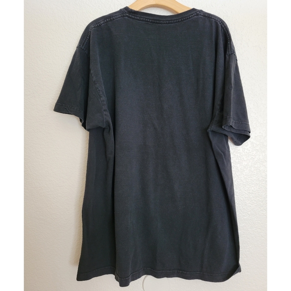 VNT unisex Selena quintanilla graphic shirt no size tag but fits like xl - Picture 2 of 4